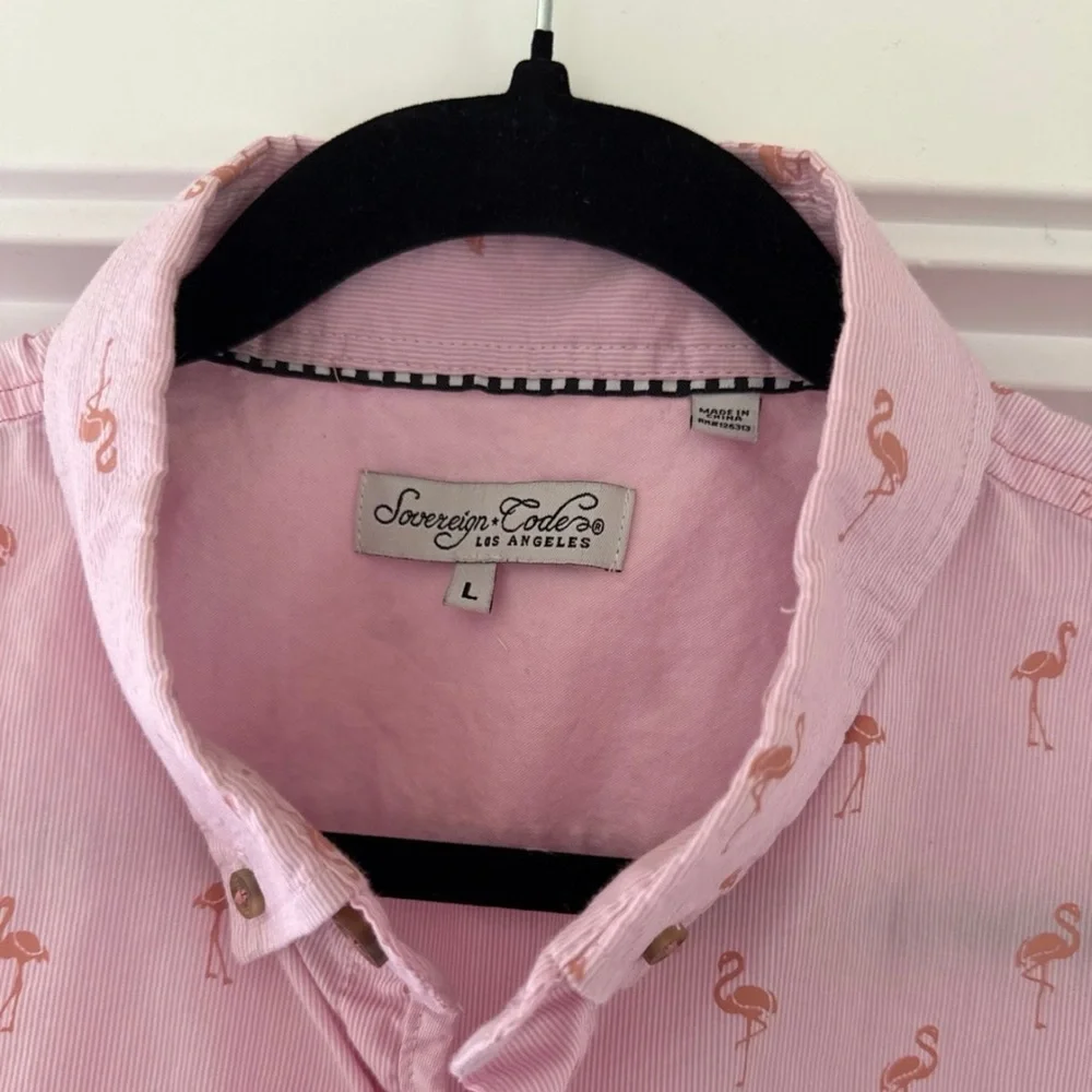 Pink Flamingo men’s size Large button front T-shirt. Size Large Soverign code - Picture 2 of 8